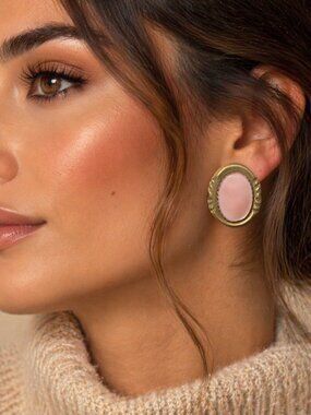 Vintage Native American Pink Conch Post Back Earrings